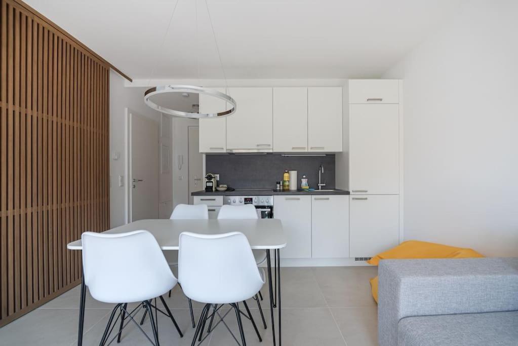 Apartment Neu Und Hell In Zentraler Ruhelage Mit Parkplatz