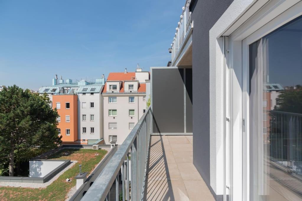 Apartment Neu Und Hell In Zentraler Ruhelage Mit Parkplatz Wien